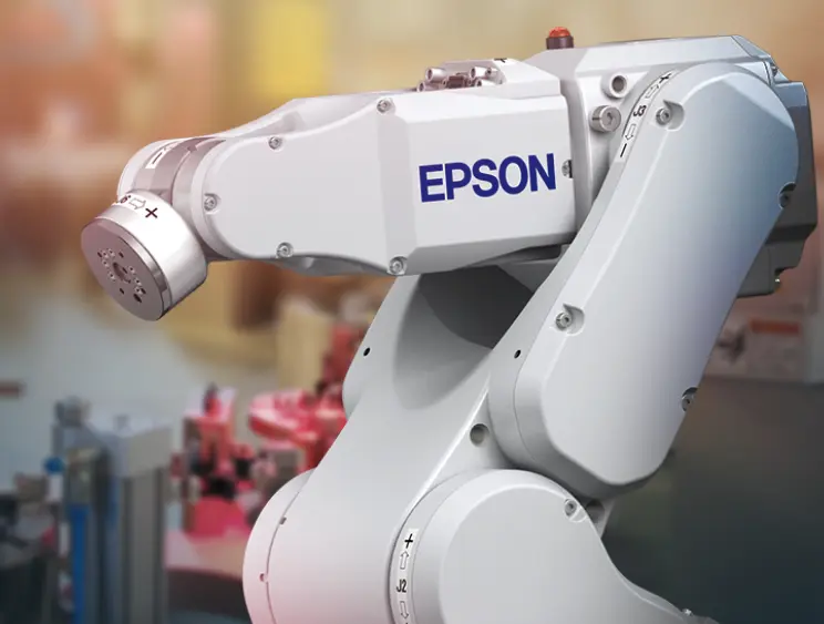 Robot industrial Epson utilizat în proces de automatizare industrială